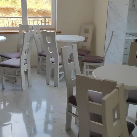 بيت خشبي рута хелз Opaka